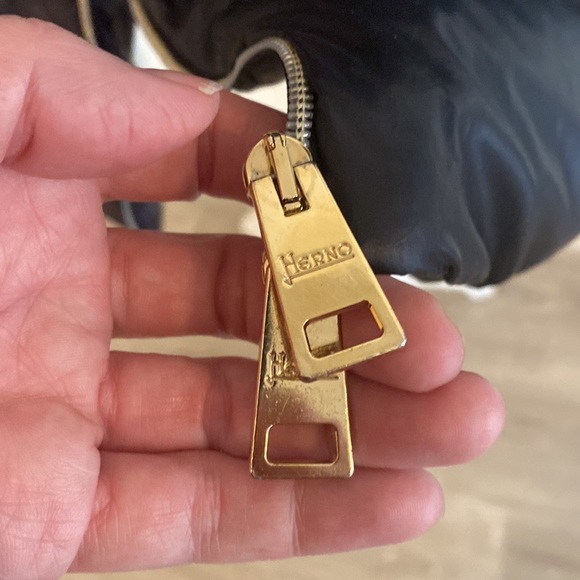 Herno hi-low puffer jacket. Ultra lightweight goose down. Authentic. - Picture 12 of 12